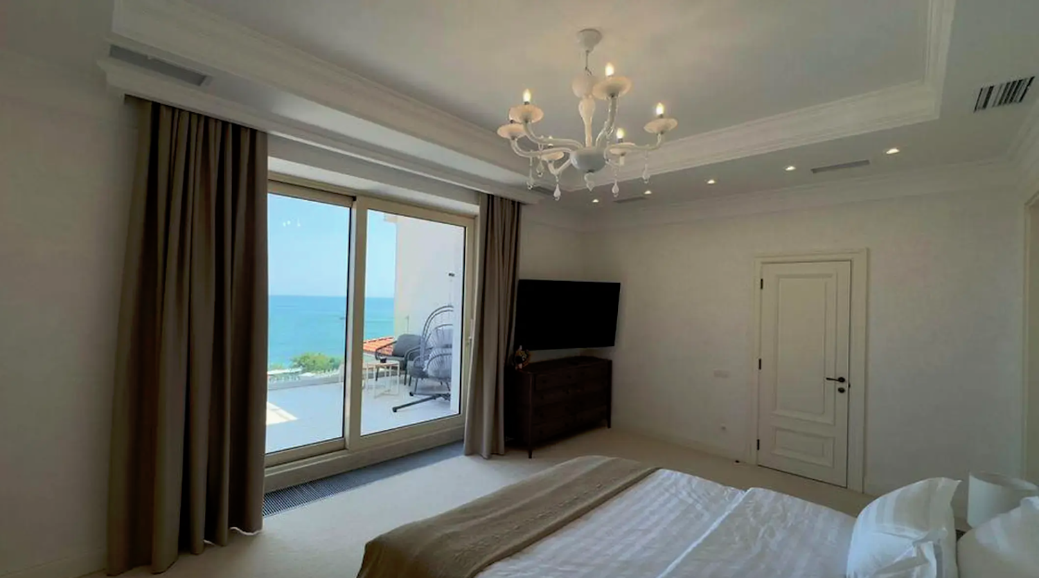 В продаже дом с ремонтом и панорамным видом моря! Бассейн. 12 соток. ID 24246 (Фото 12)