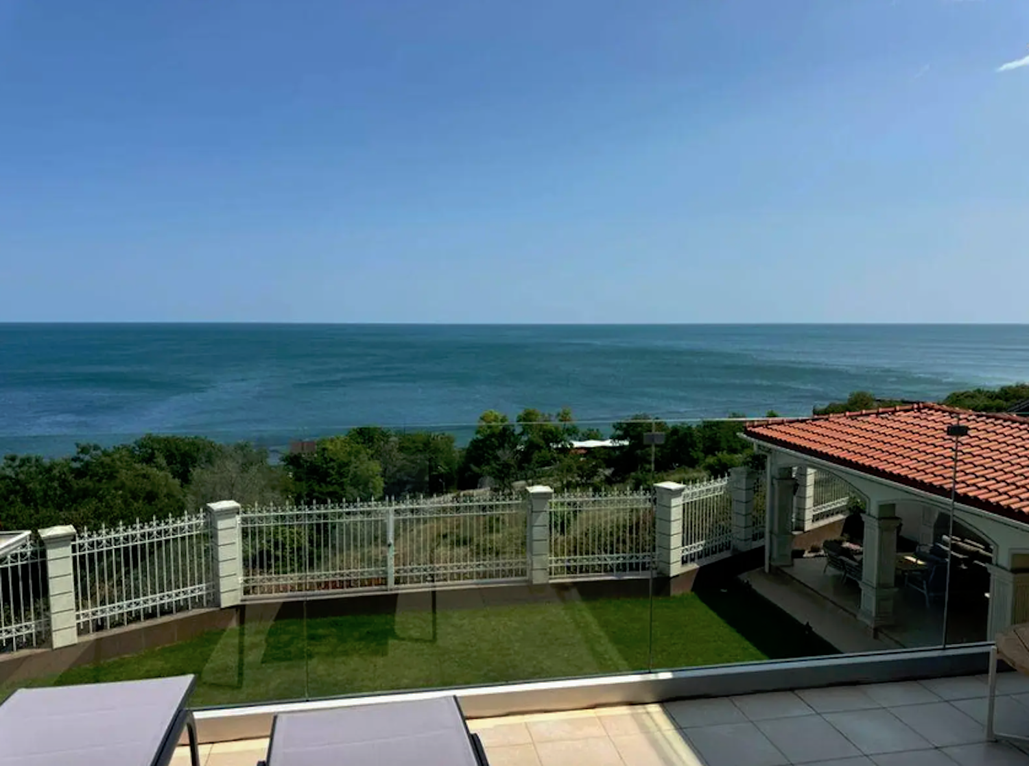 В продаже дом с ремонтом и панорамным видом моря! Бассейн. 12 соток. ID 24246 (Фото 2)