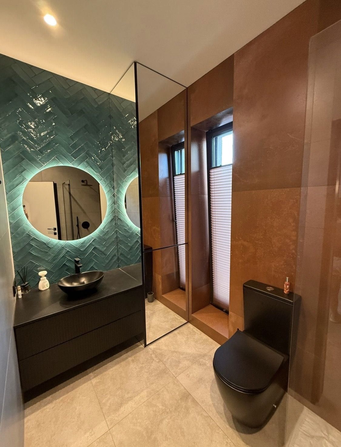 Современный дом с камином и бассейном на 10 ст. Б. Фонтана. ID 54020 (Фото 15)