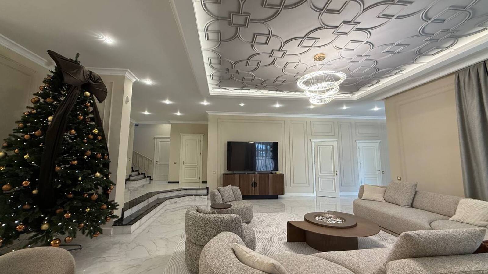 Новый премиальный дом 330 м² с бассейном в Совиньоне ID 54053 (Фото 5)