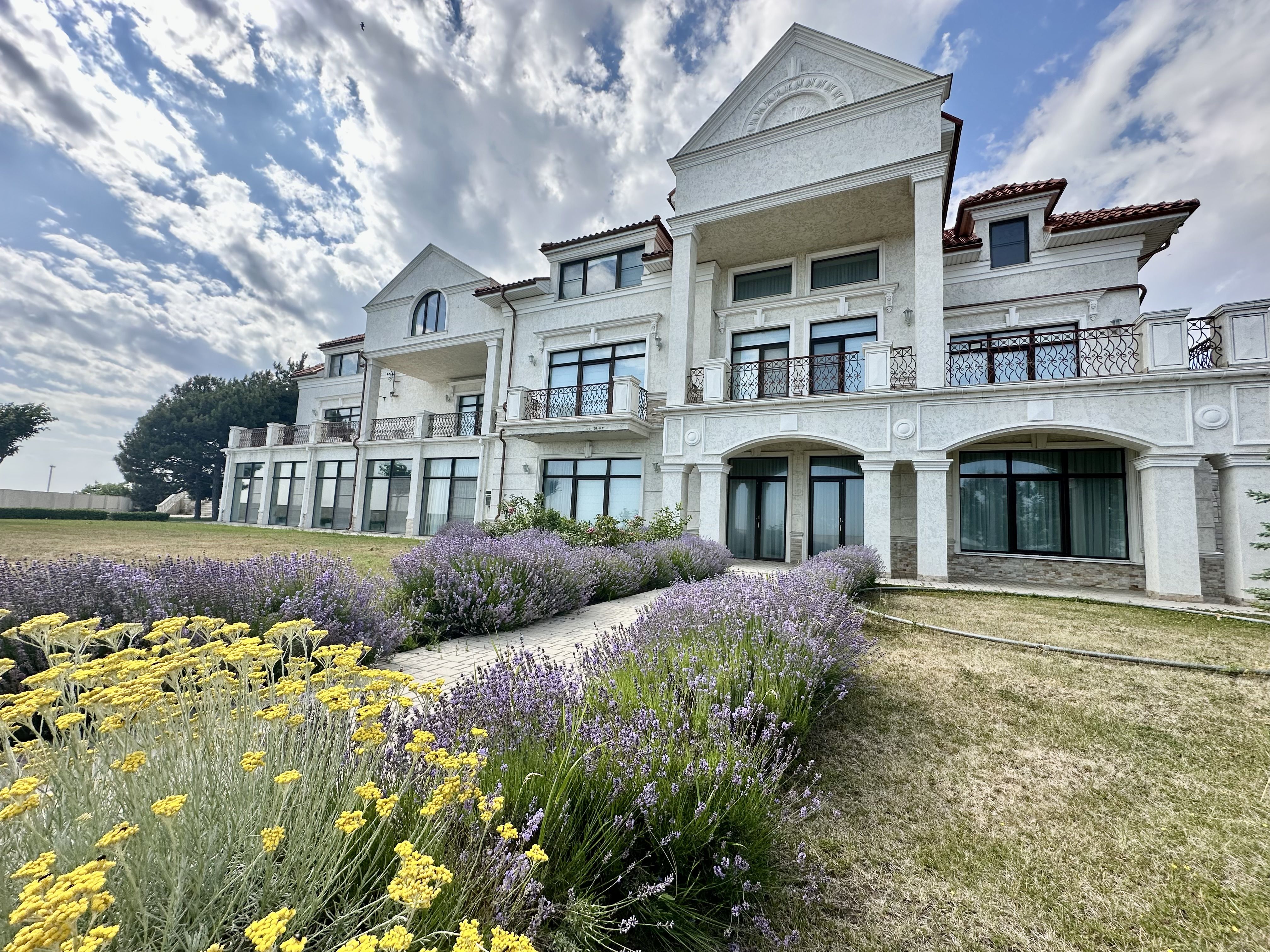 Элитный особняк 1100 м² на 1-й линии моря в Сосновом берегу ID 52200 (Фото 4)