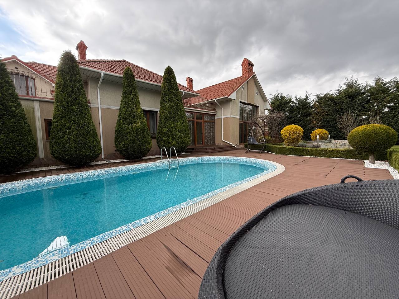 Дом на 15 сотках в бассейном в Совиньоне  ID 54179 (Фото 3)