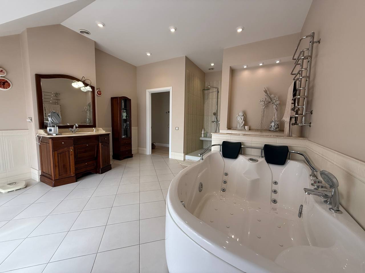 Дом на 15 сотках в бассейном в Совиньоне  ID 54179 (Фото 16)