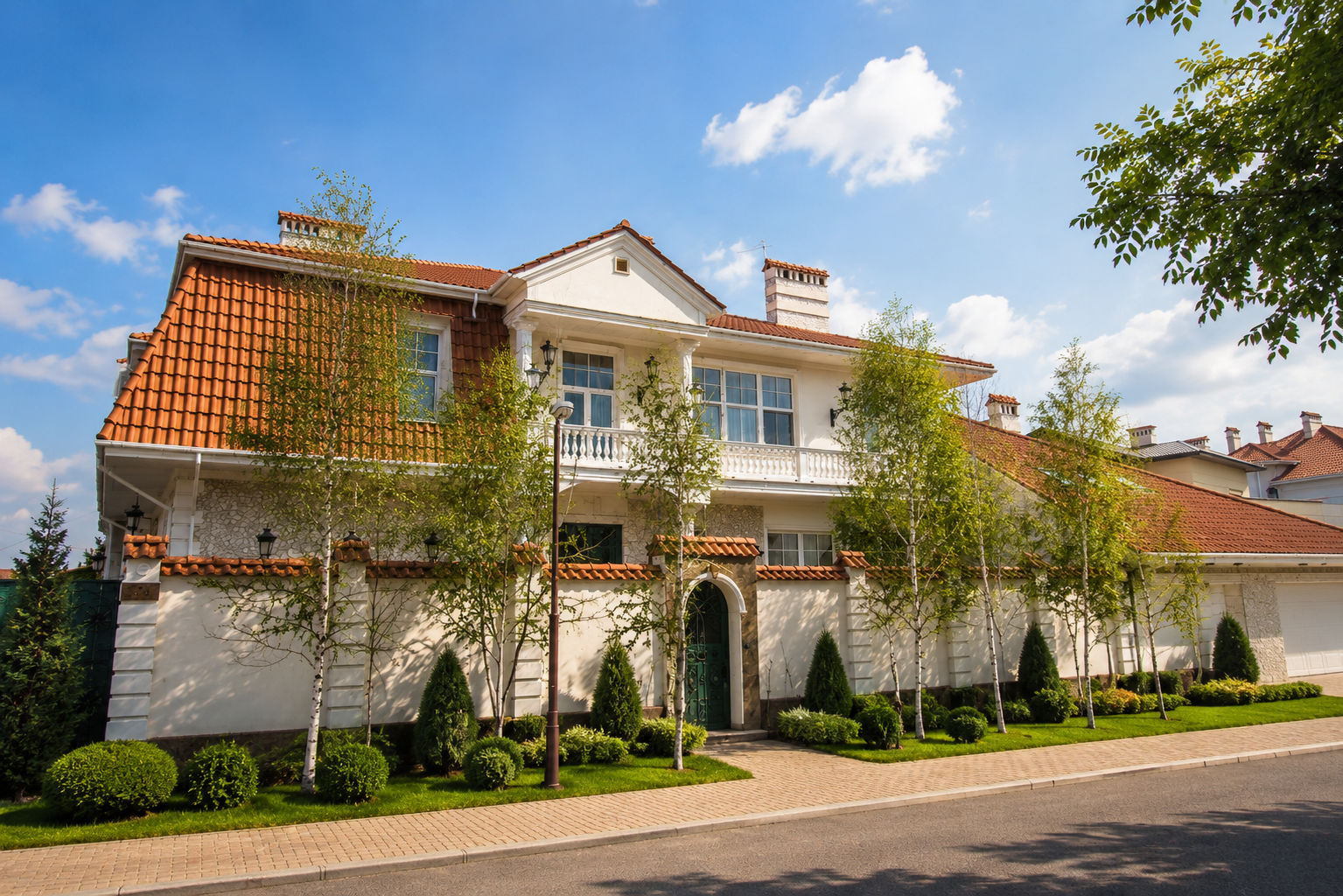 Элитный особняк с бассейном и SPA в Совиньоне, участок - 20 соток ID 28367 (Фото 1)